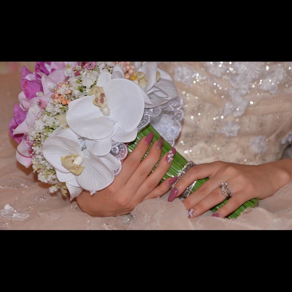 Bride flowers - Picture 2 of 3